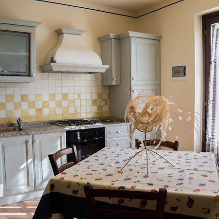 Room In Farmhouse - Apartment In Farmhouse Casolare Dei Fiori Chiesina Uzzanese Екстериор снимка